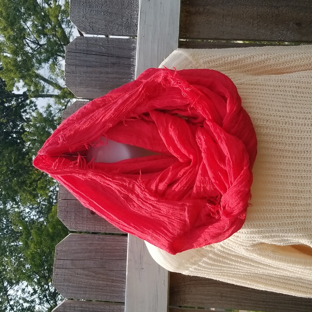 🧣GARAGE BEAUTIFUL RED SCARF